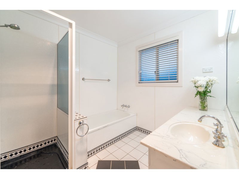 7 Warana Street, The Gap QLD 4061