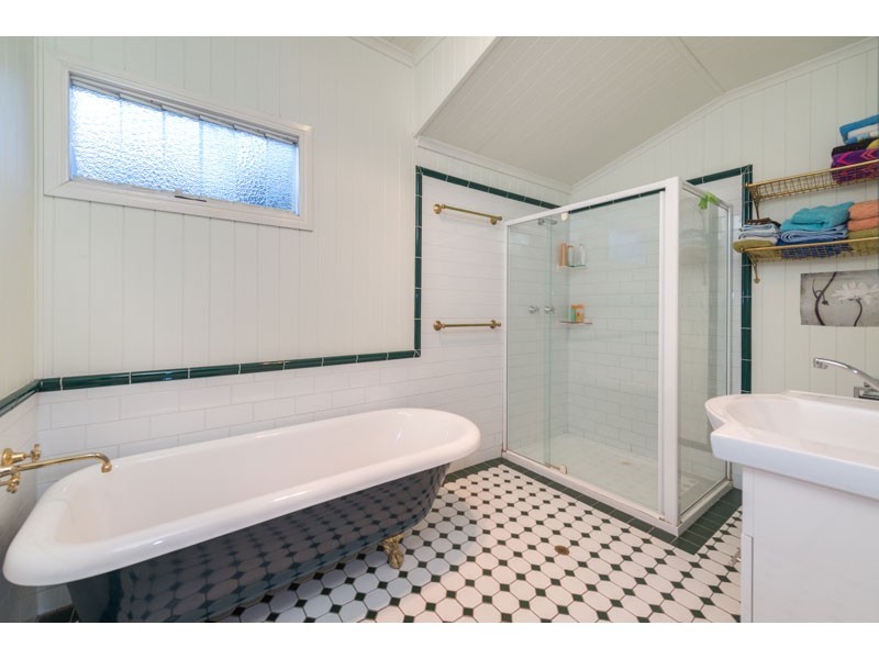 30 Canberra Drive, Ashgrove QLD 4060