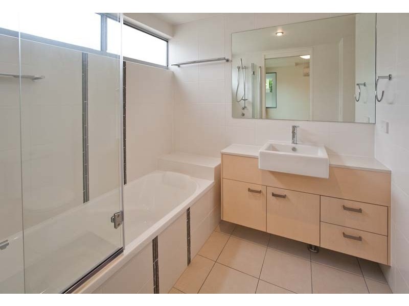 3/13-15 Walsh Street, Milton QLD 4064