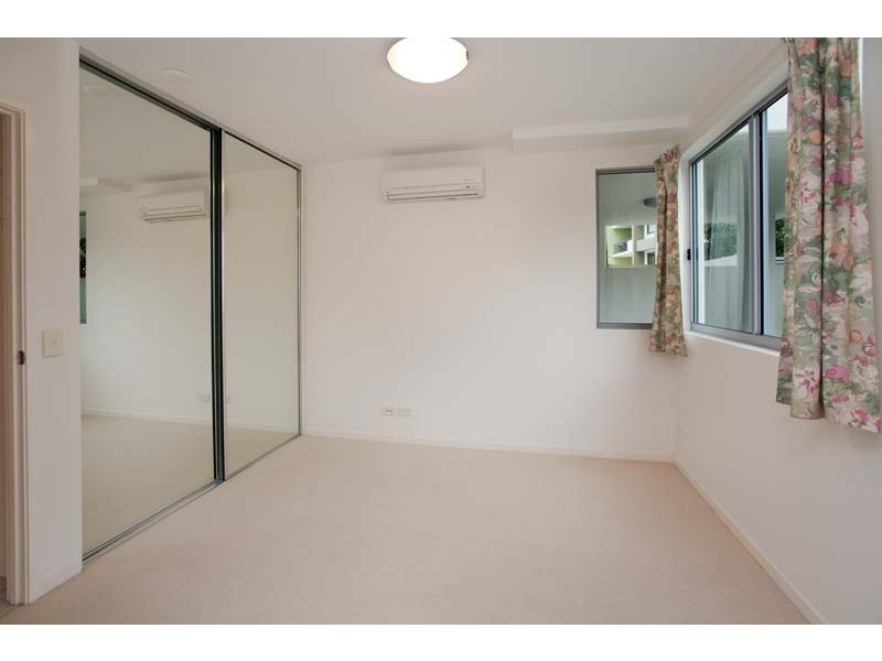 3/13-15 Walsh Street, Milton QLD 4064