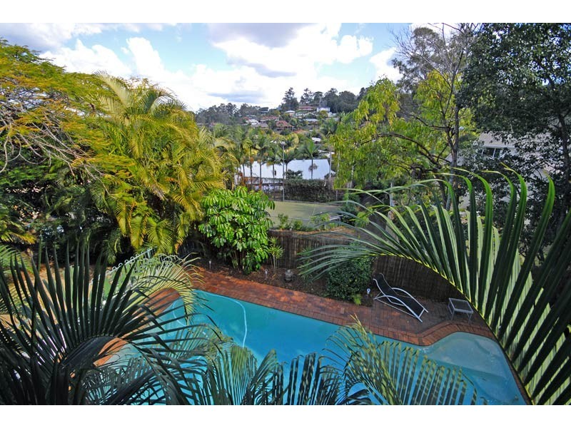 32 Blackstone, Indooroopilly QLD 4068