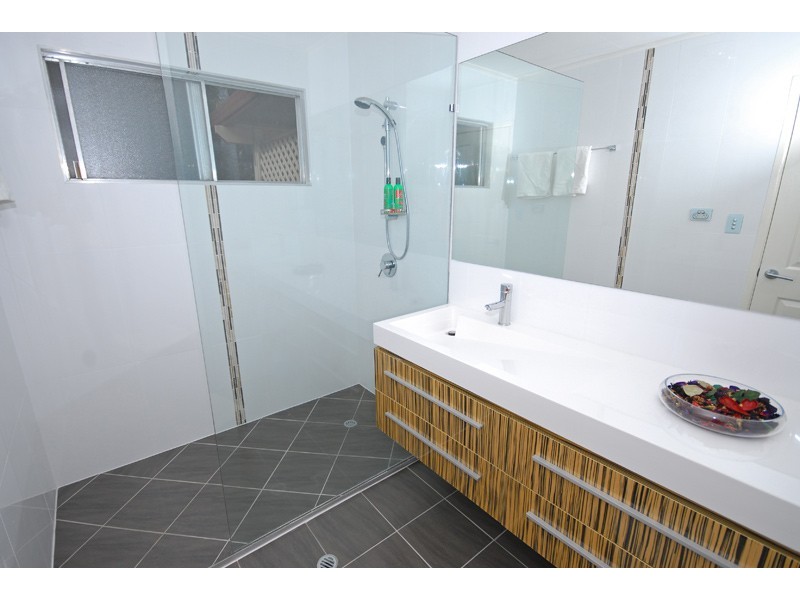 32 Blackstone, Indooroopilly QLD 4068