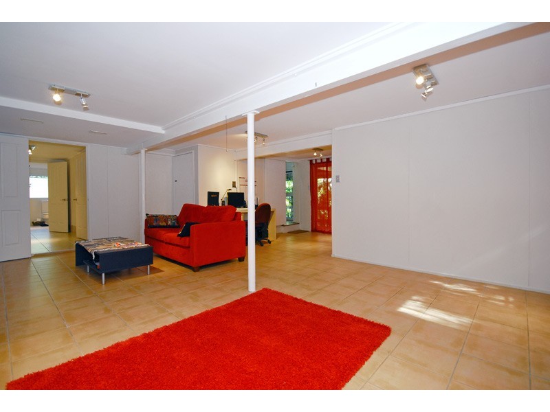 32 Blackstone, Indooroopilly QLD 4068