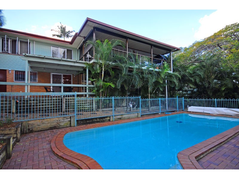 32 Blackstone, Indooroopilly QLD 4068