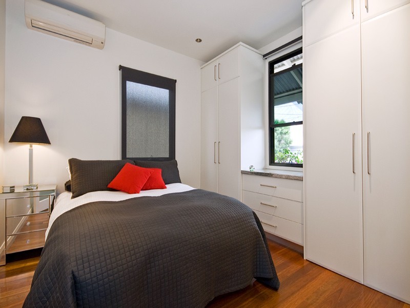 4 Hipwood Street, Spring Hill QLD 4000