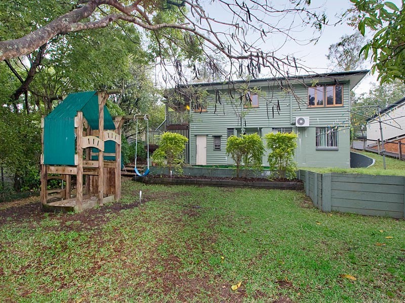 19 Newcomen Street, Indooroopilly QLD 4068