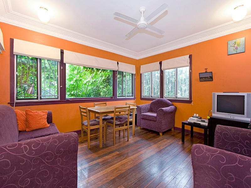 19 Newcomen Street, Indooroopilly QLD 4068