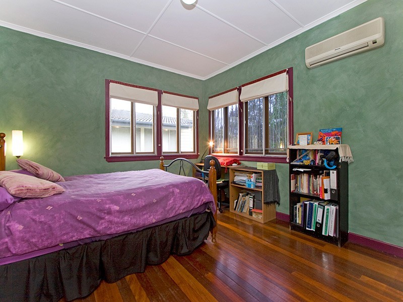 19 Newcomen Street, Indooroopilly QLD 4068