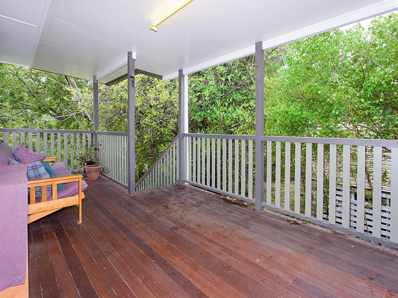 19 Newcomen Street, Indooroopilly QLD 4068