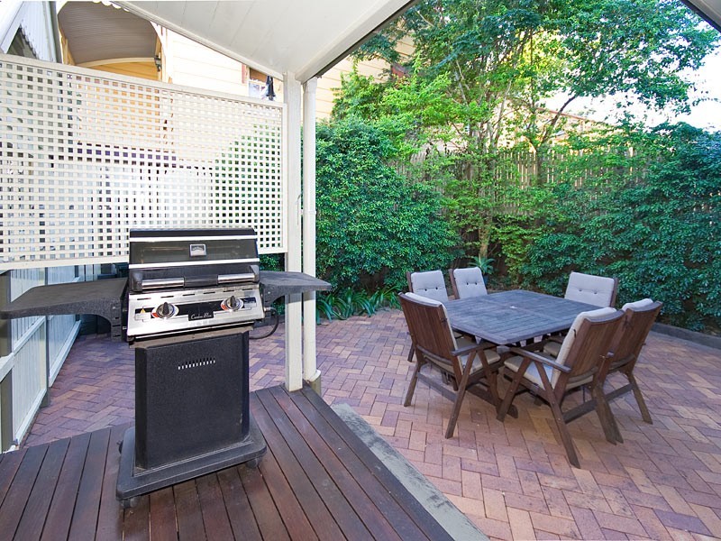 115  ROGERS STREET, Spring Hill QLD 4000