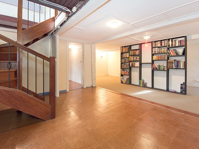 33 Newcomen Street, Indooroopilly QLD 4068