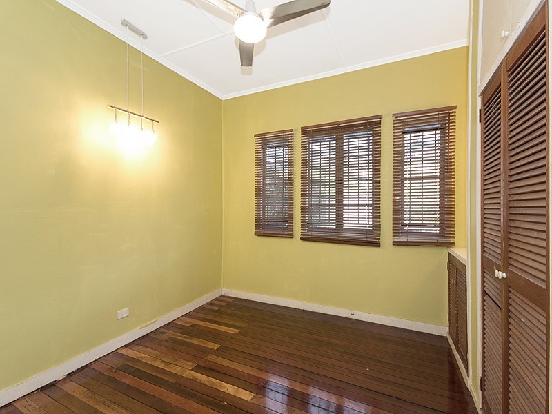 33 Newcomen Street, Indooroopilly QLD 4068