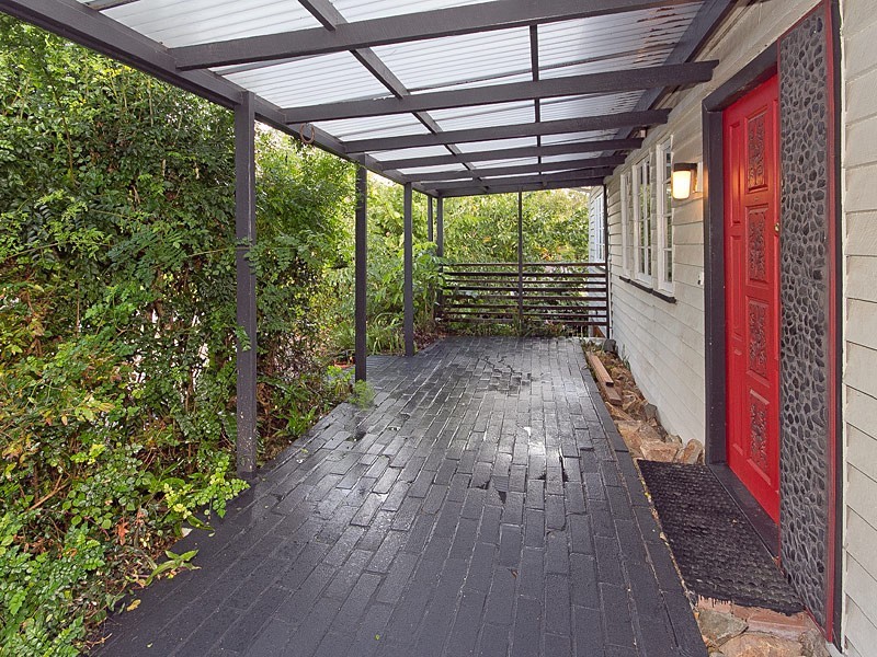 33 Newcomen Street, Indooroopilly QLD 4068