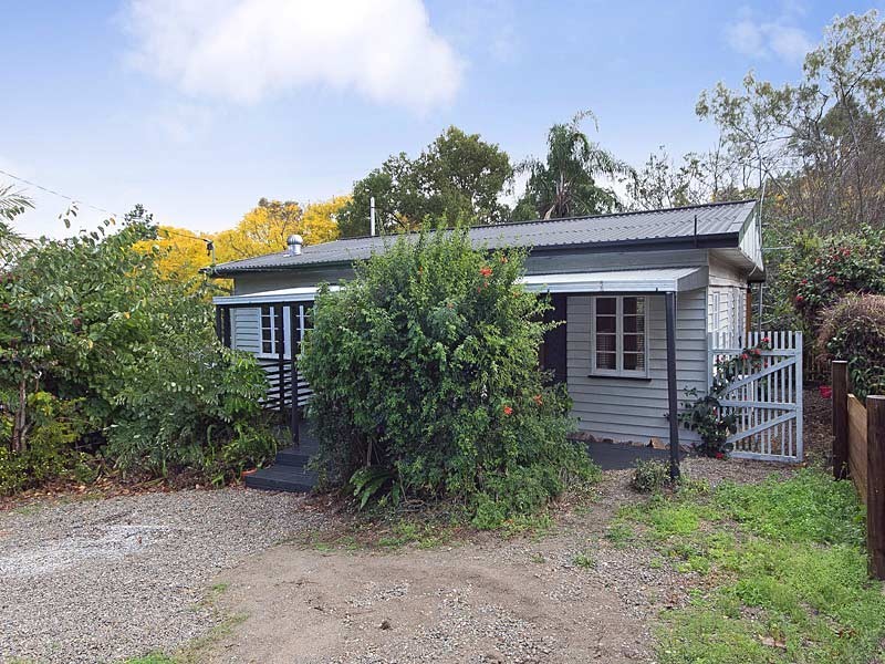 33 Newcomen Street, Indooroopilly QLD 4068