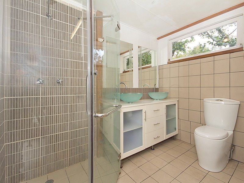 33 Newcomen Street, Indooroopilly QLD 4068