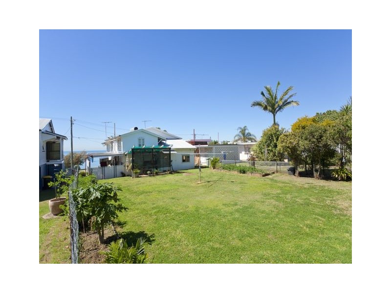 83 Flinders Parade, Scarborough QLD 4020