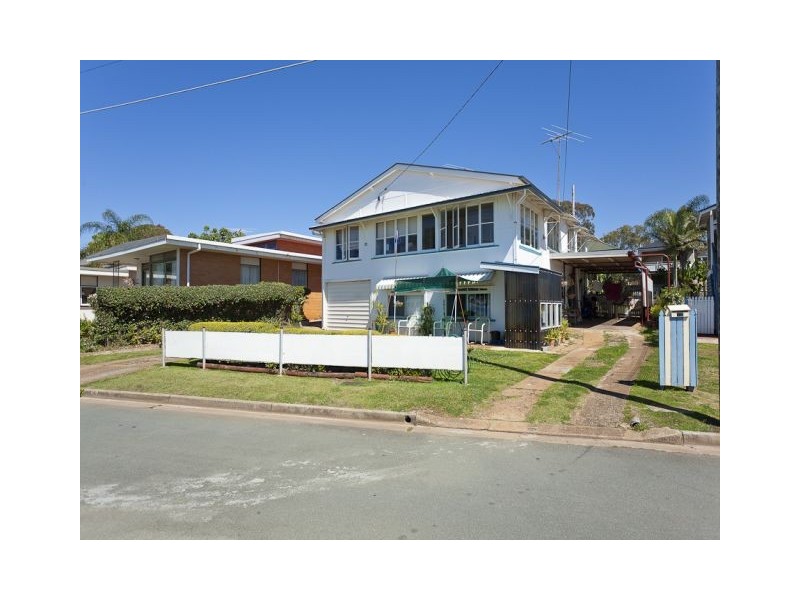83 Flinders Parade, Scarborough QLD 4020