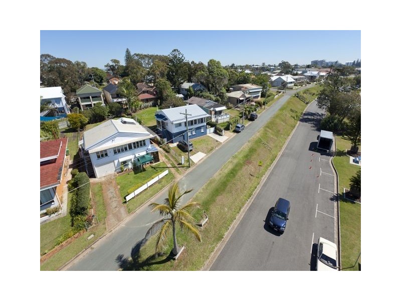 83 Flinders Parade, Scarborough QLD 4020