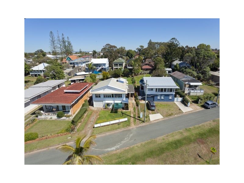 83 Flinders Parade, Scarborough QLD 4020