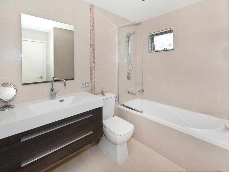 9/51  Lambert Road, Indooroopilly QLD 4068