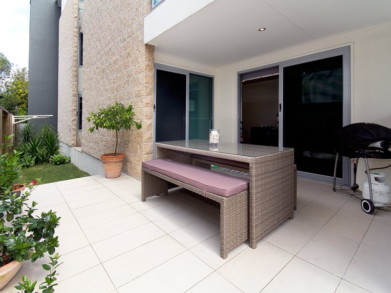 1/51 Lambert Road, Indooroopilly QLD 4068