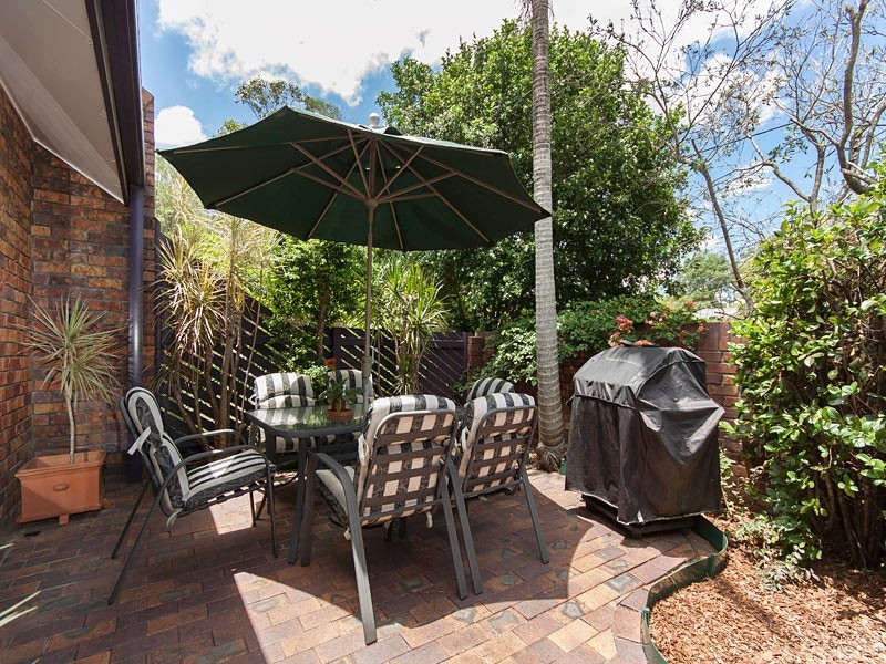 2 / 56 Nelson Parade, Indooroopilly QLD 4068