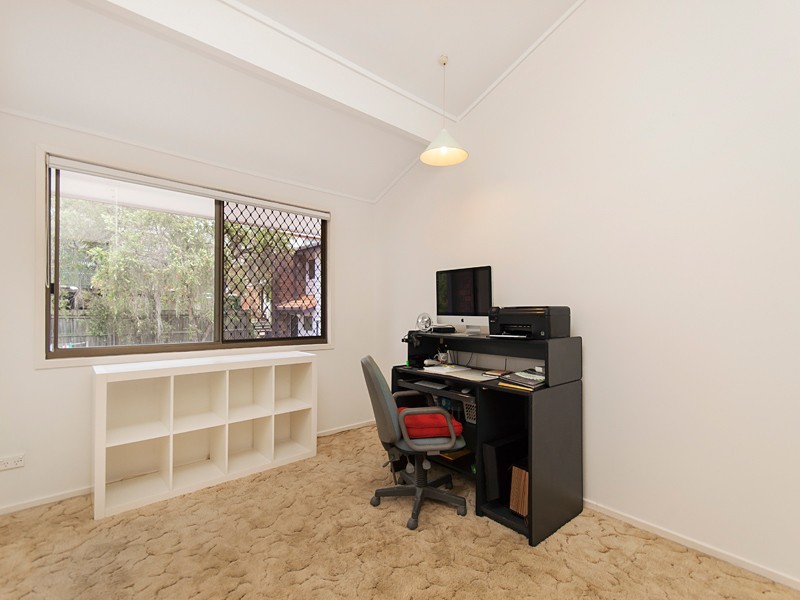 2 / 56 Nelson Parade, Indooroopilly QLD 4068