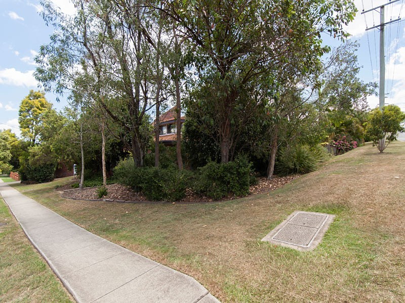 2 / 56 Nelson Parade, Indooroopilly QLD 4068