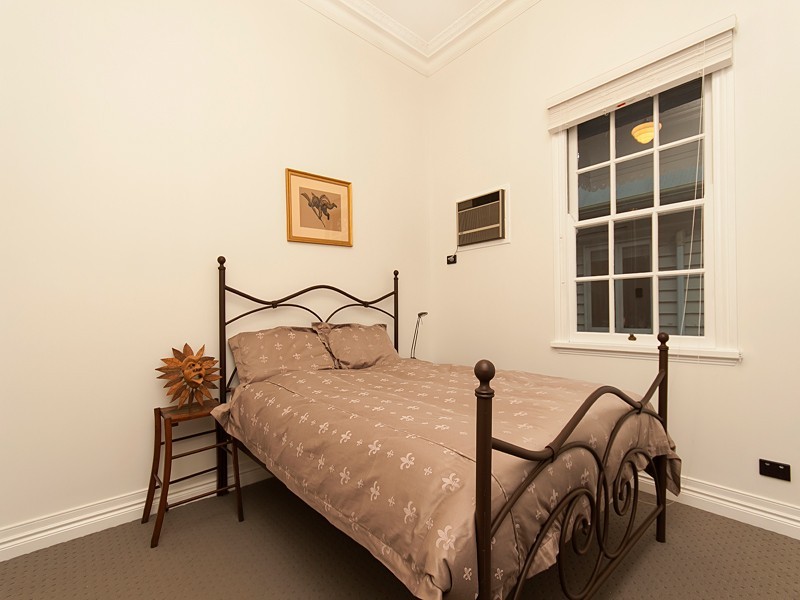 7 Thornbury Street, Spring Hill QLD 4000