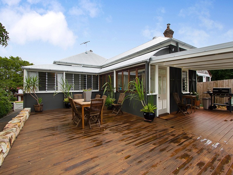 54 Sunday Street, Shorncliffe QLD 4017