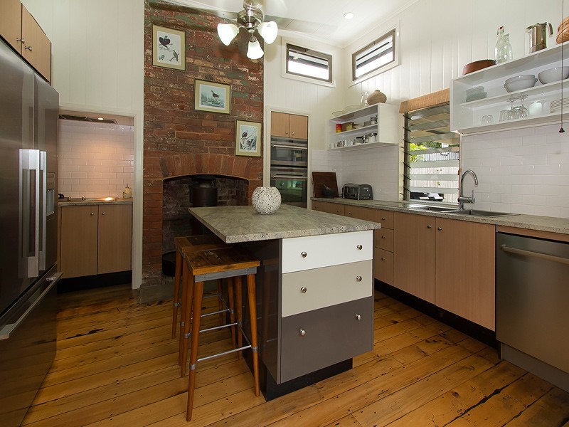 54 Sunday Street, Shorncliffe QLD 4017