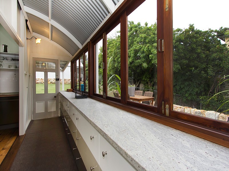 54 Sunday Street, Shorncliffe QLD 4017