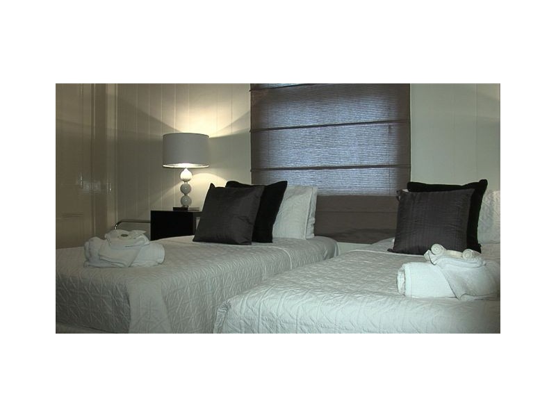 1 Thornbury Street, Spring Hill QLD 4000