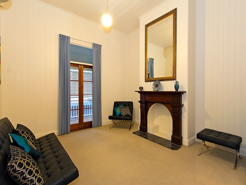 16 Fullerton Street, Red Hill QLD 4059