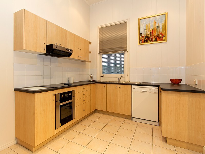 16 Fullerton Street, Red Hill QLD 4059