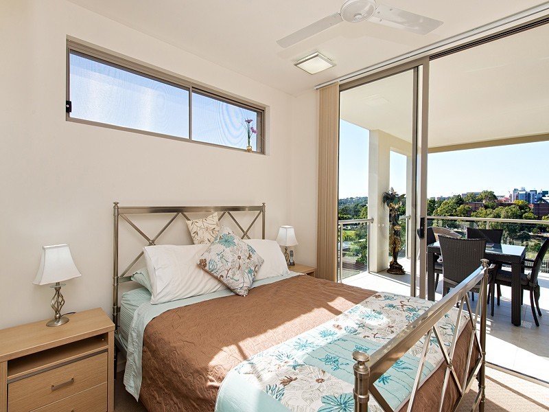 7 / 70 Durham Street, St Lucia QLD 4067