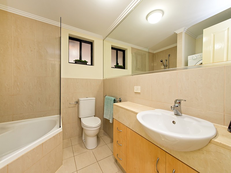 2A / 99 Gregory Terrace, Spring Hill QLD 4000