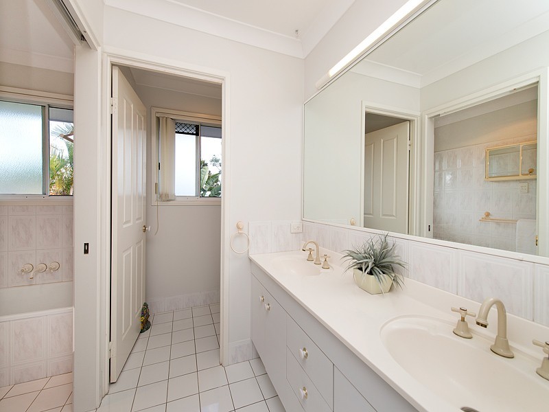 15 Peach Place, Middle Park QLD 4074