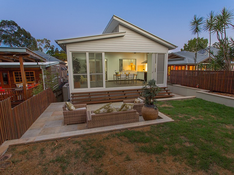 22 Dean Street, Red Hill QLD 4059