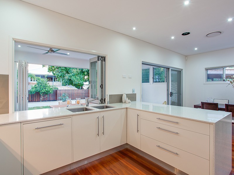 22 Dean Street, Red Hill QLD 4059