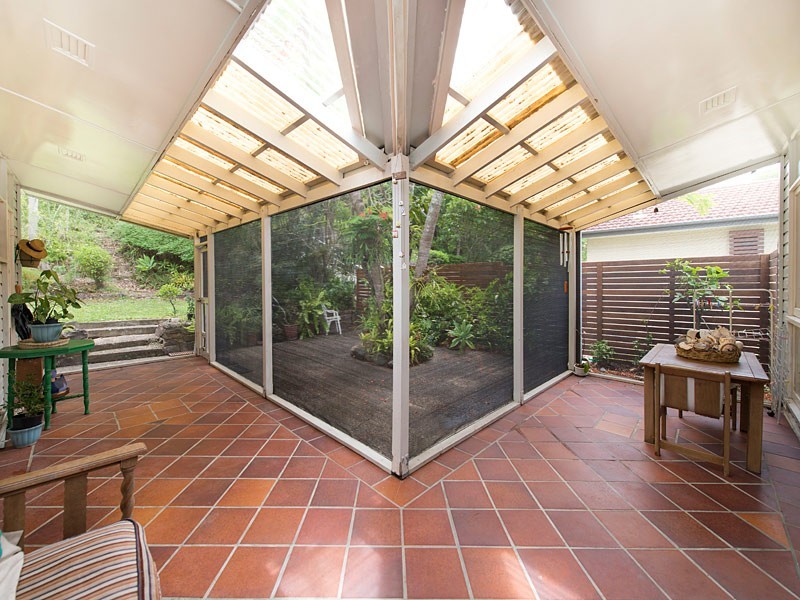 51 Hillside Terrace, St Lucia QLD 4067