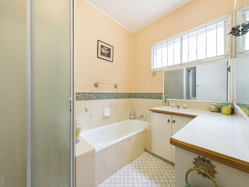 51 Hillside Terrace, St Lucia QLD 4067