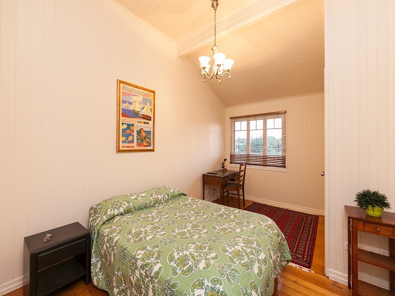 33 Lucy Street, Milton QLD 4064