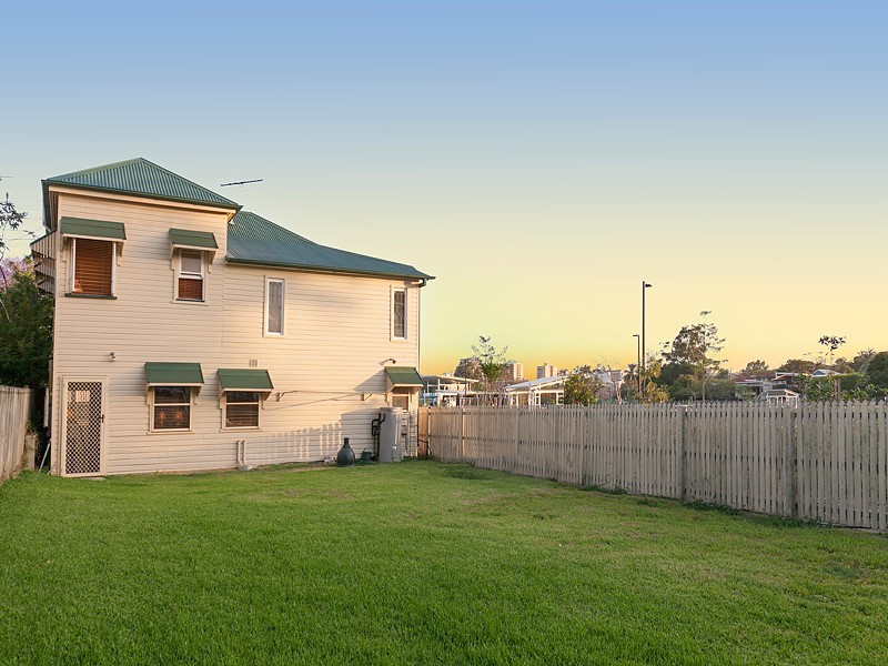 33 Lucy Street, Milton QLD 4064