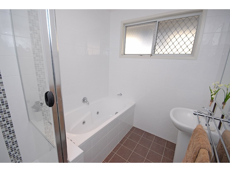 73a  Mountain St, Mount Gravatt QLD 4122