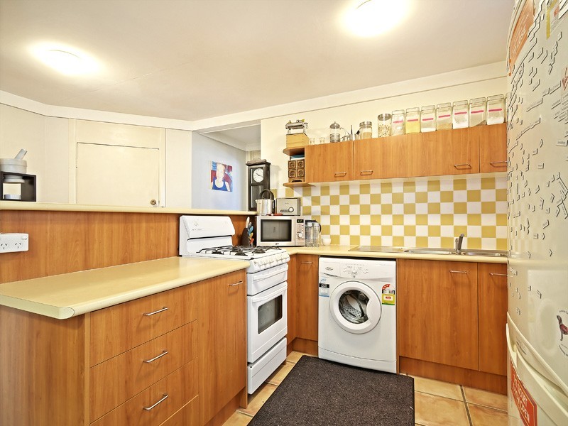 1/28 Hazlewood St, New Farm QLD 4005