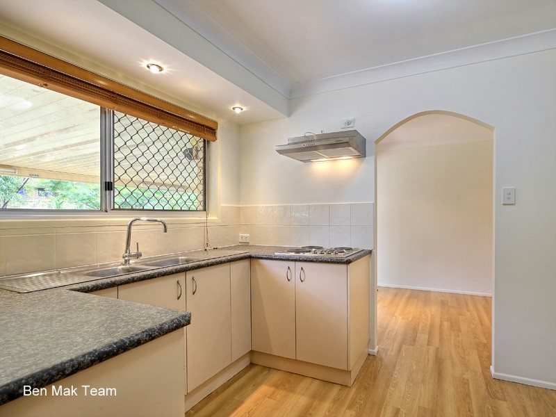 14 Jamberoo Street, Springwood QLD 4127