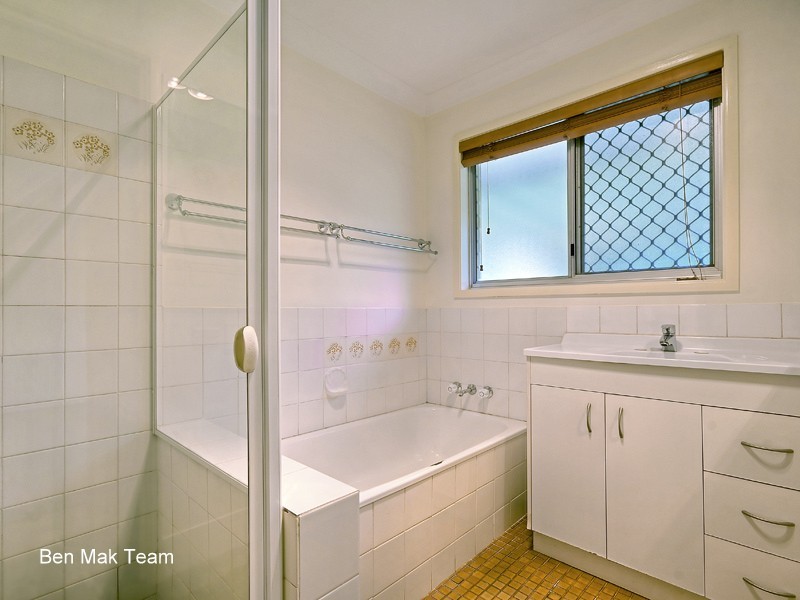 14 Jamberoo Street, Springwood QLD 4127