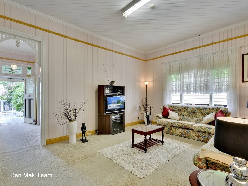 74 Days Road, Grange QLD 4051