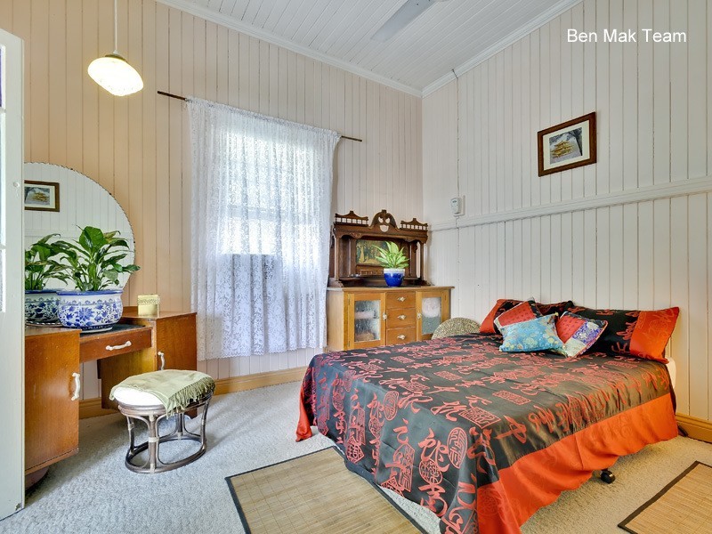 74 Days Road, Grange QLD 4051